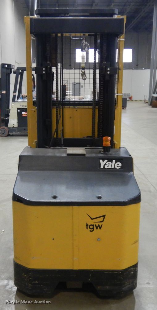 image for item KU9453 Yale 0S030ECN24TE089  order picker