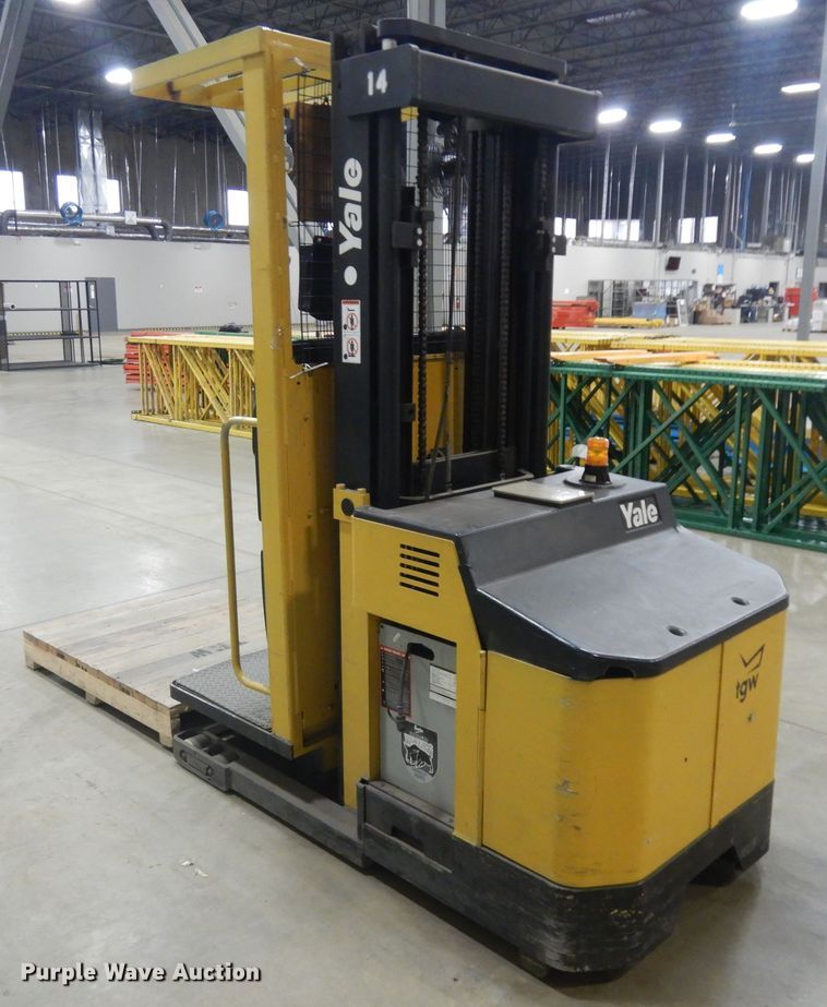 image for item KU9453 Yale 0S030ECN24TE089  order picker