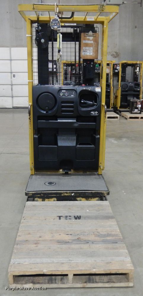 image for item KU9453 Yale 0S030ECN24TE089  order picker