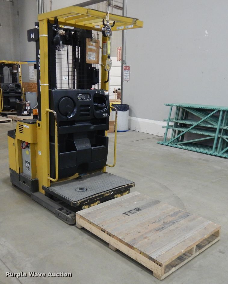 image for item KU9453 Yale 0S030ECN24TE089  order picker