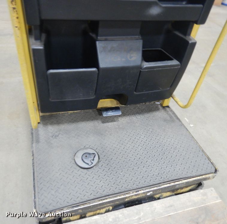 image for item KU9453 Yale 0S030ECN24TE089  order picker