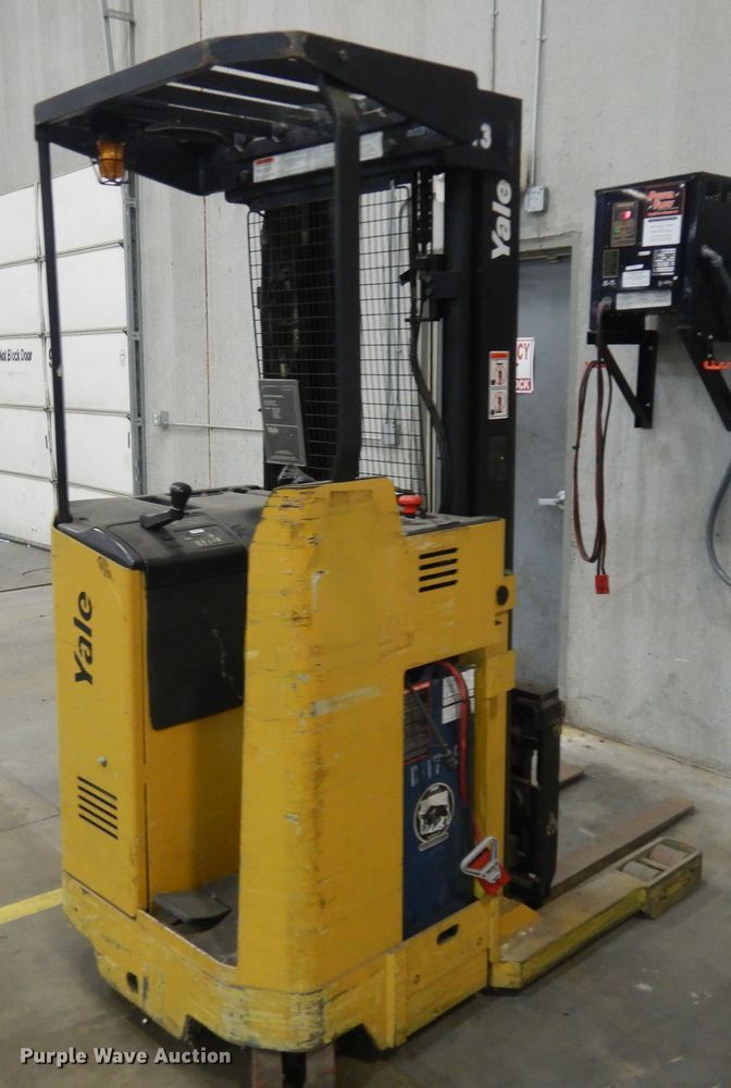 image for item KU9455 Yale NR040ADNS24TE091  forklift