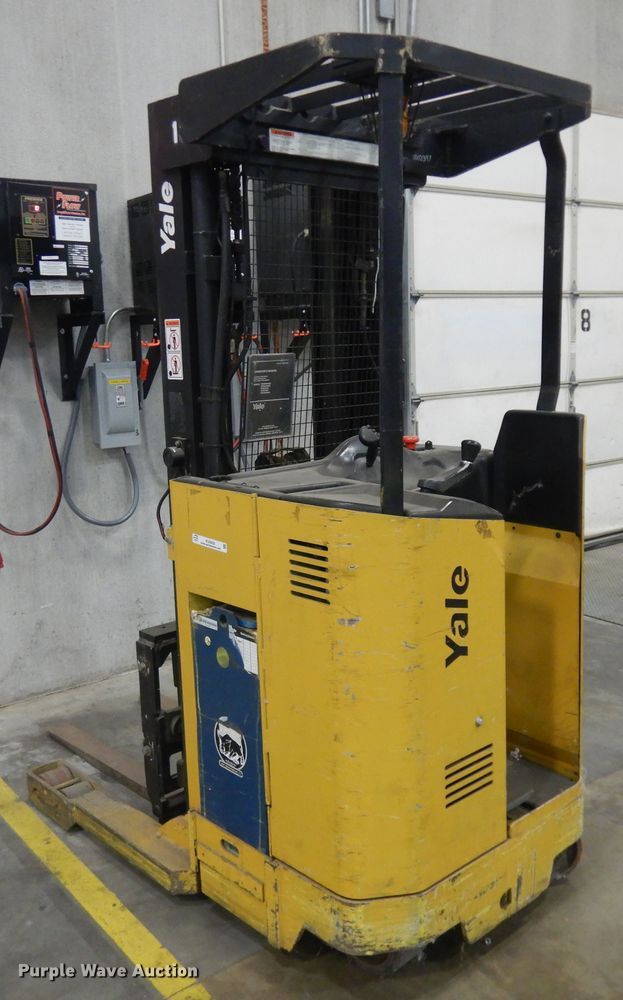 image for item KU9455 Yale NR040ADNS24TE091  forklift