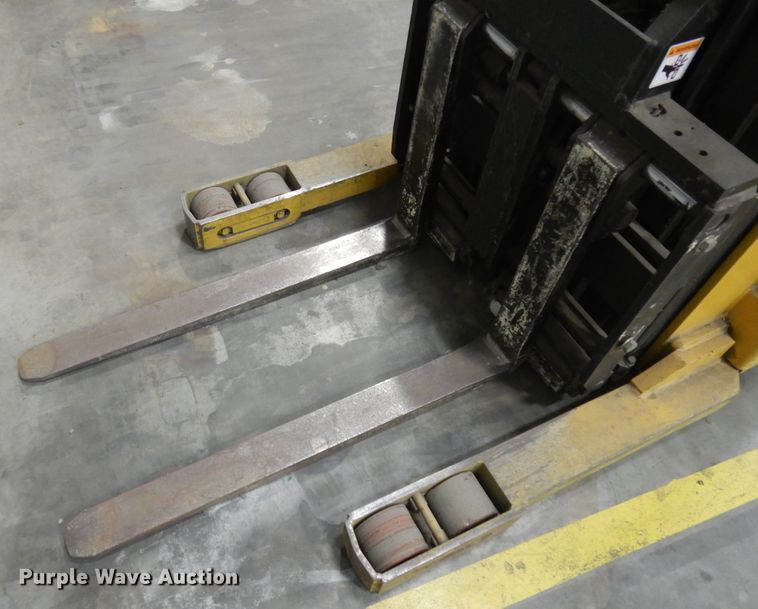 image for item KU9455 Yale NR040ADNS24TE091  forklift