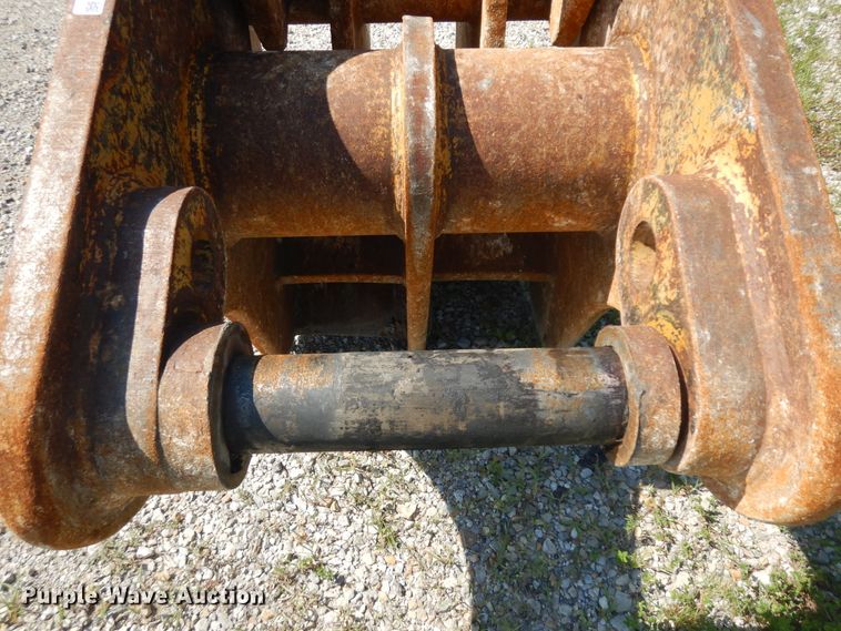 image for item KU9523 Excavator concrete pulverizer