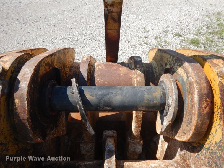 image for item KU9523 Excavator concrete pulverizer