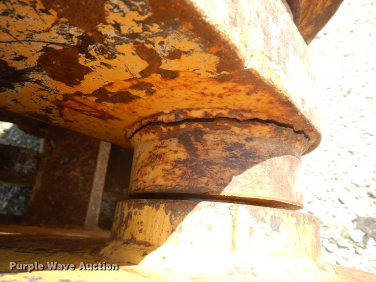 image for item KU9523 Excavator concrete pulverizer