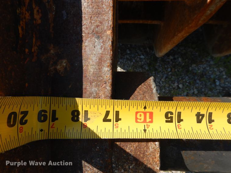 image for item KU9523 Excavator concrete pulverizer