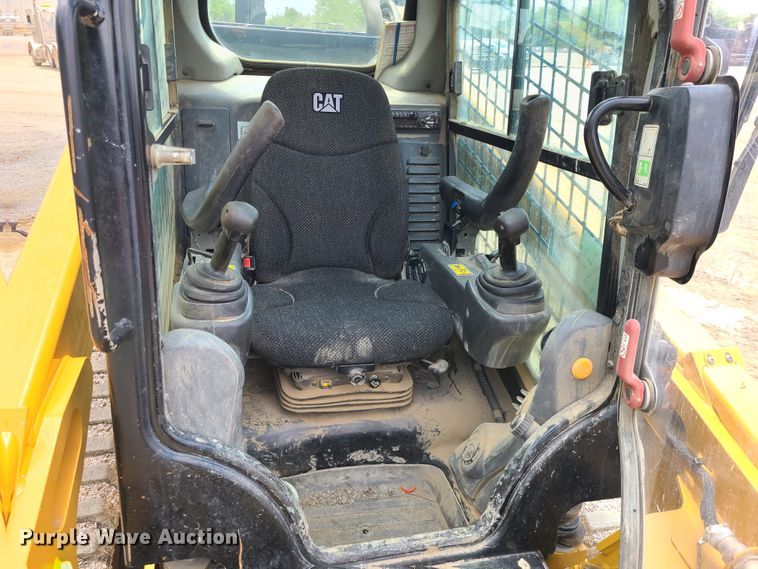 image for item L1311 2018 Caterpillar 299D2  tracked skid steer loader