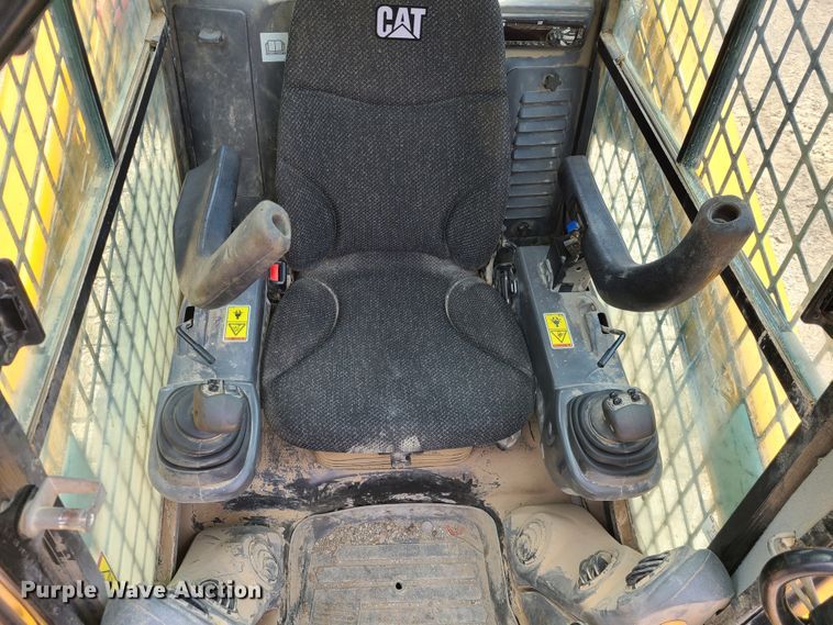 image for item L1311 2018 Caterpillar 299D2  tracked skid steer loader