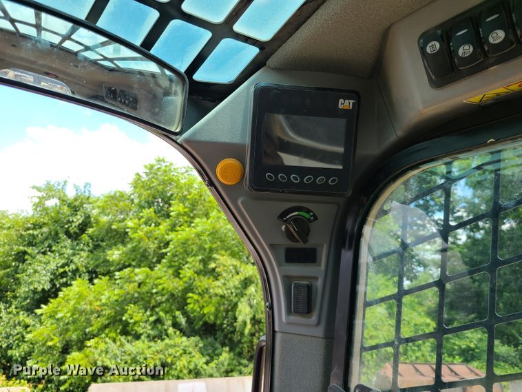 image for item L1311 2018 Caterpillar 299D2  tracked skid steer loader