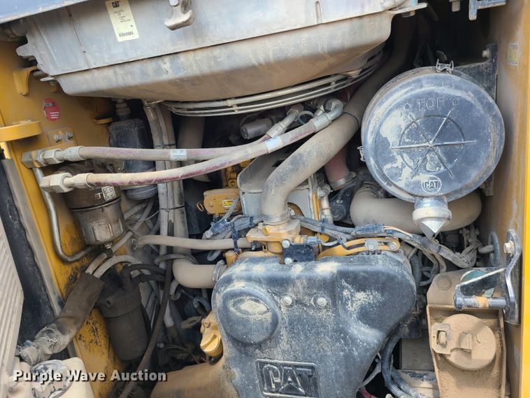 image for item L1311 2018 Caterpillar 299D2  tracked skid steer loader