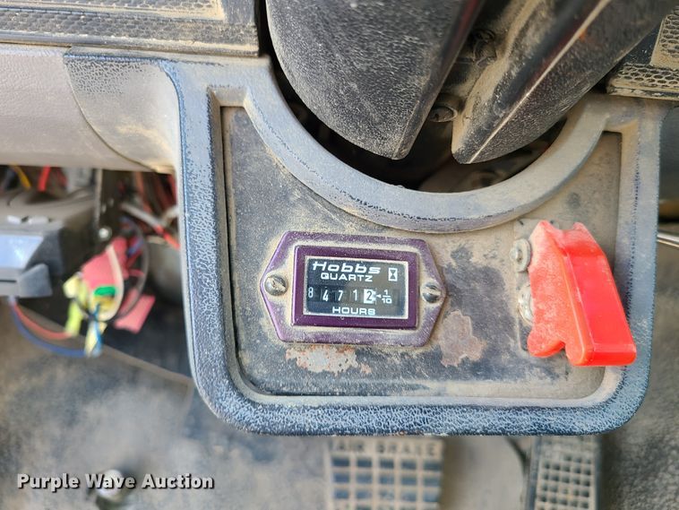 image for item L1321 1995 Ford F800  truck cab and chassis