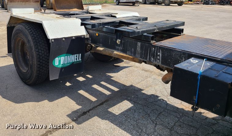 image for item L1321 1995 Ford F800  truck cab and chassis