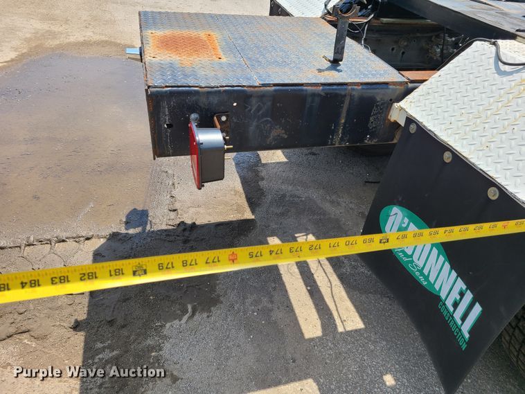 image for item L1321 1995 Ford F800  truck cab and chassis