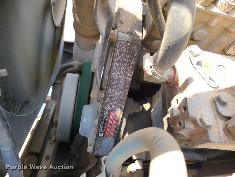 image for item L1321 1995 Ford F800  truck cab and chassis