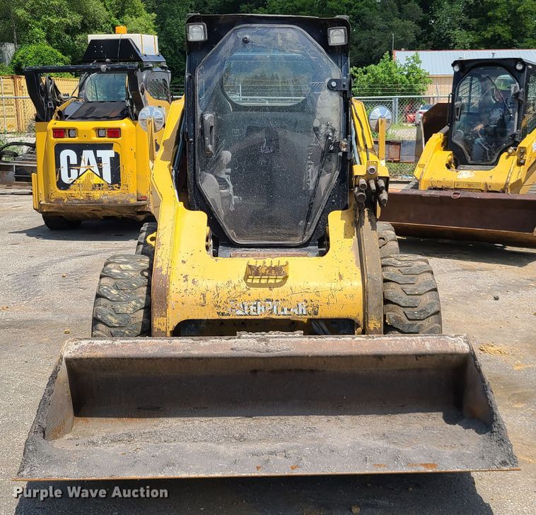 image for item L1322 2011 Caterpillar 262C  skid steer loader