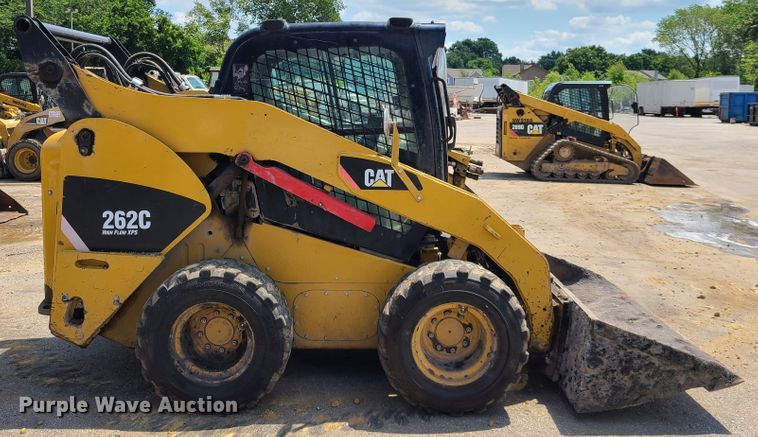 image for item L1322 2011 Caterpillar 262C  skid steer loader