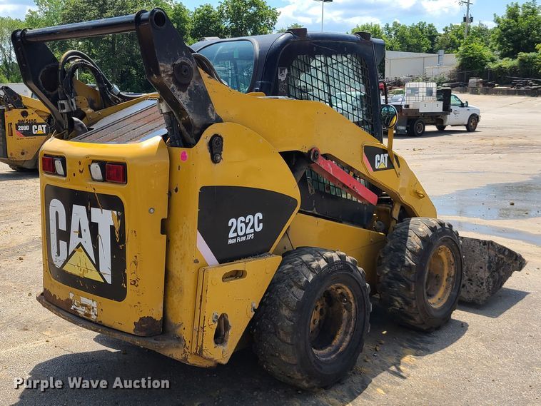 image for item L1322 2011 Caterpillar 262C  skid steer loader