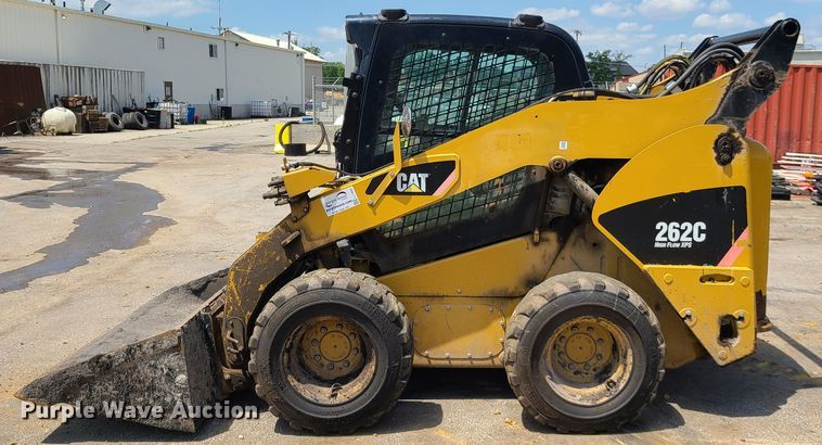 image for item L1322 2011 Caterpillar 262C  skid steer loader