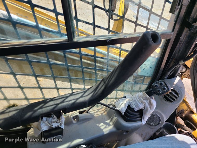 image for item L1322 2011 Caterpillar 262C  skid steer loader