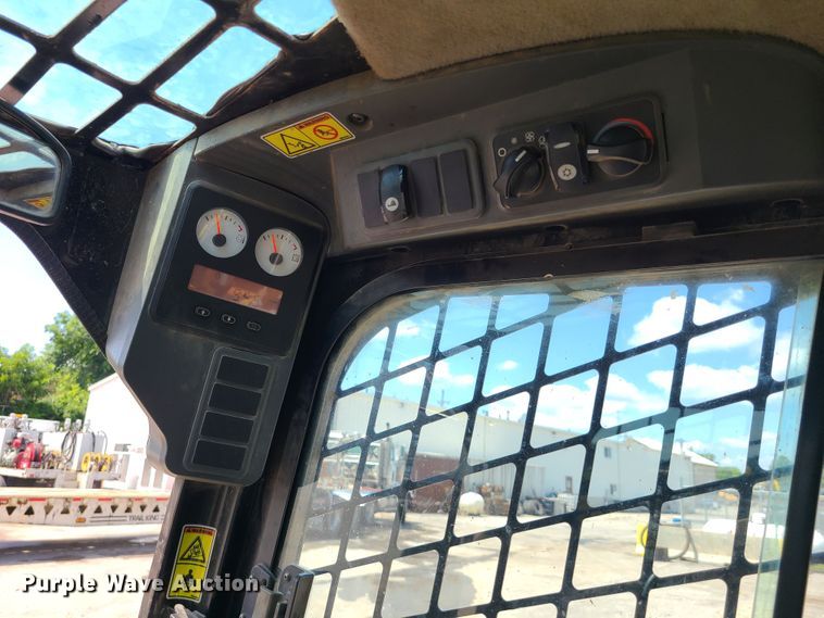 image for item L1322 2011 Caterpillar 262C  skid steer loader