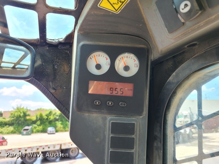 image for item L1322 2011 Caterpillar 262C  skid steer loader