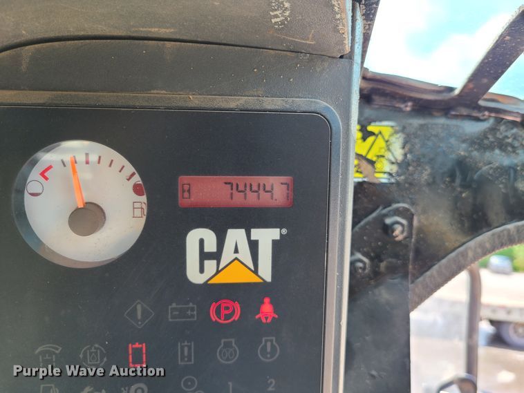image for item L1322 2011 Caterpillar 262C  skid steer loader