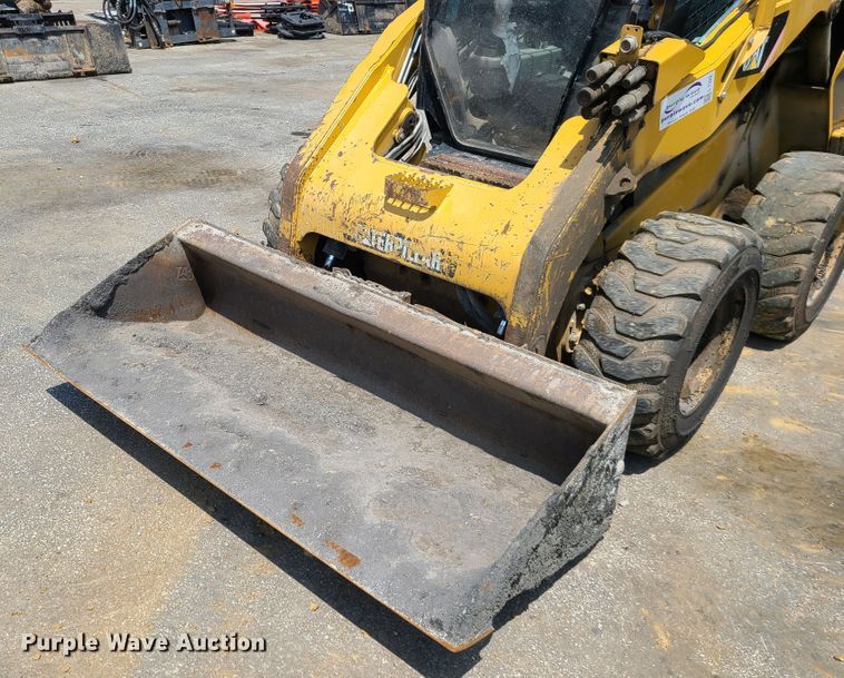 image for item L1322 2011 Caterpillar 262C  skid steer loader