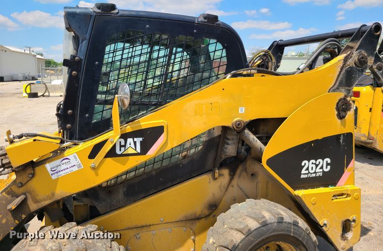image for item L1322 2011 Caterpillar 262C  skid steer loader