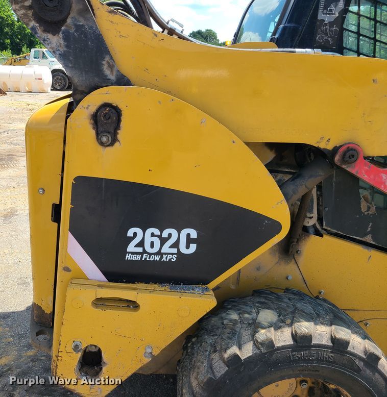 image for item L1322 2011 Caterpillar 262C  skid steer loader