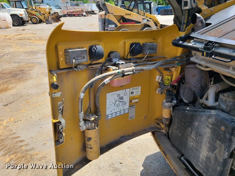 image for item L1322 2011 Caterpillar 262C  skid steer loader