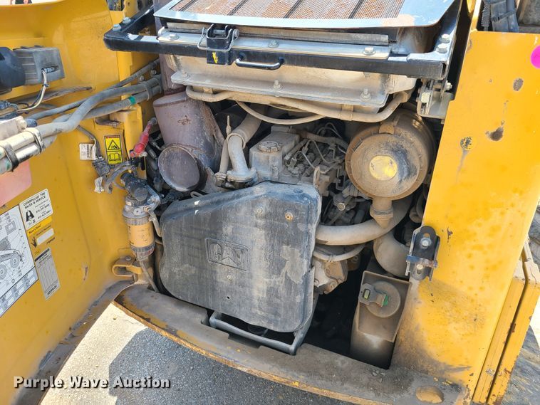 image for item L1322 2011 Caterpillar 262C  skid steer loader