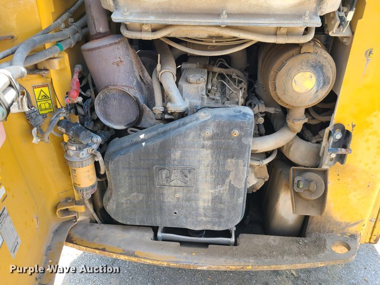image for item L1322 2011 Caterpillar 262C  skid steer loader