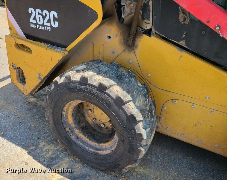 image for item L1322 2011 Caterpillar 262C  skid steer loader