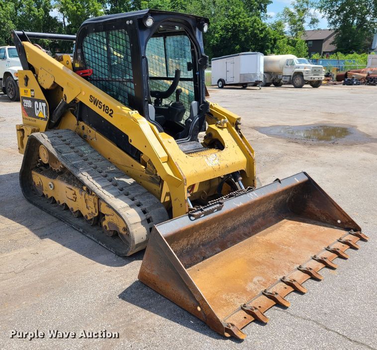 image for item L1325 2018 Caterpillar 299D2  tracked skid steer loader