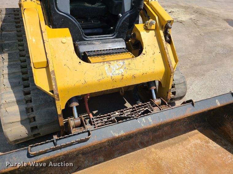 image for item L1325 2018 Caterpillar 299D2  tracked skid steer loader