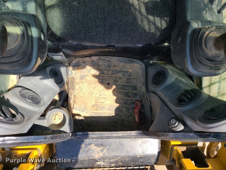 image for item L1325 2018 Caterpillar 299D2  tracked skid steer loader