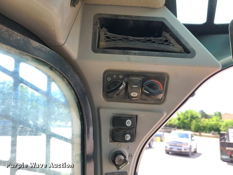 image for item L1325 2018 Caterpillar 299D2  tracked skid steer loader