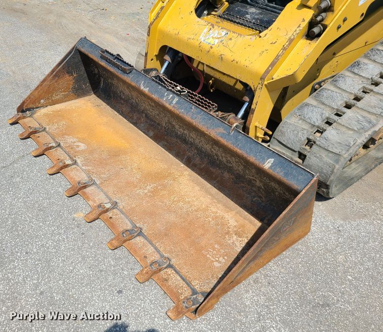 image for item L1325 2018 Caterpillar 299D2  tracked skid steer loader