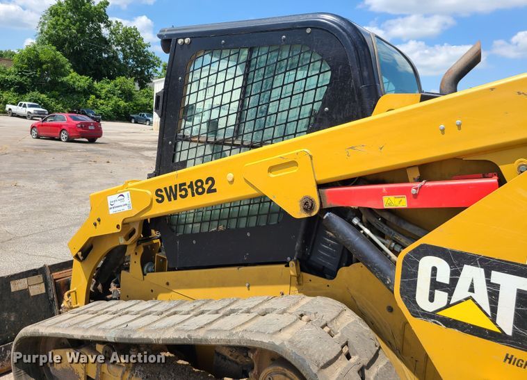 image for item L1325 2018 Caterpillar 299D2  tracked skid steer loader