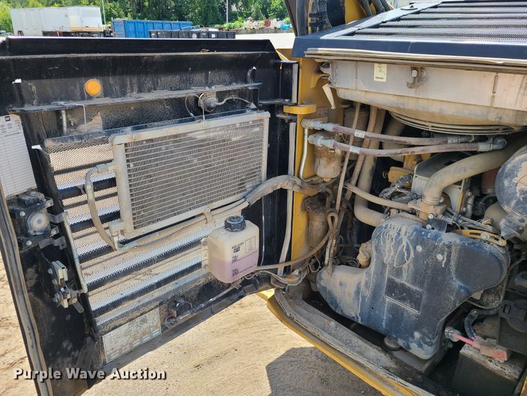 image for item L1325 2018 Caterpillar 299D2  tracked skid steer loader