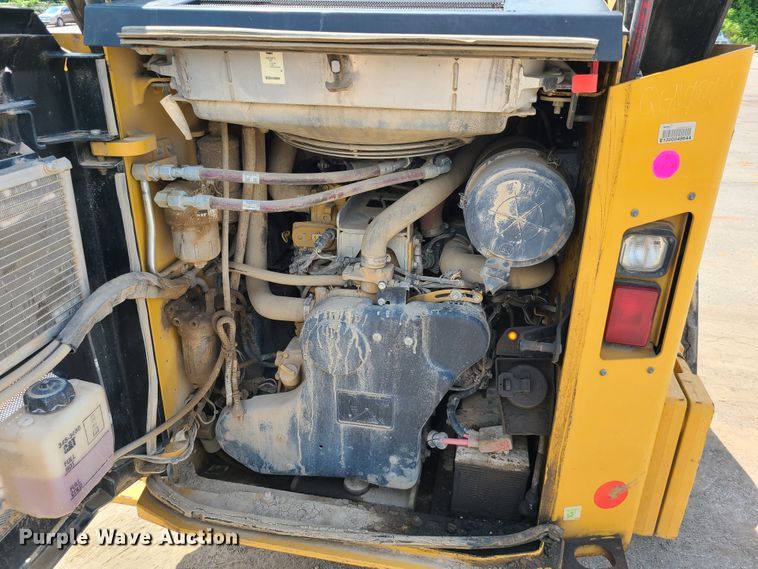 image for item L1325 2018 Caterpillar 299D2  tracked skid steer loader