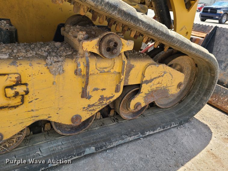 image for item L1325 2018 Caterpillar 299D2  tracked skid steer loader