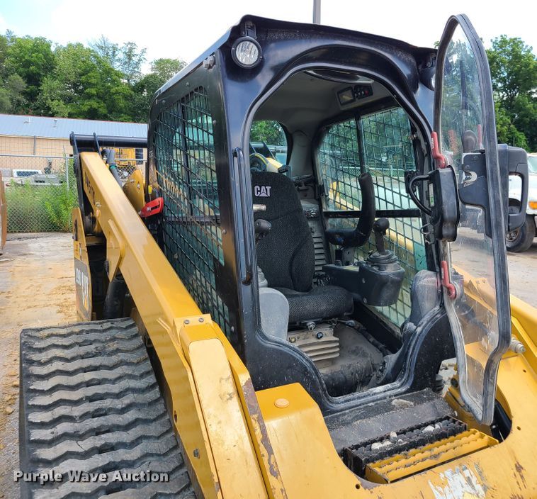 image for item L1327 2015 Caterpillar 299D  tracked skid steer loader
