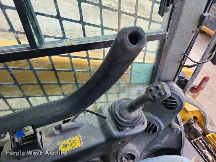 image for item L1327 2015 Caterpillar 299D  tracked skid steer loader