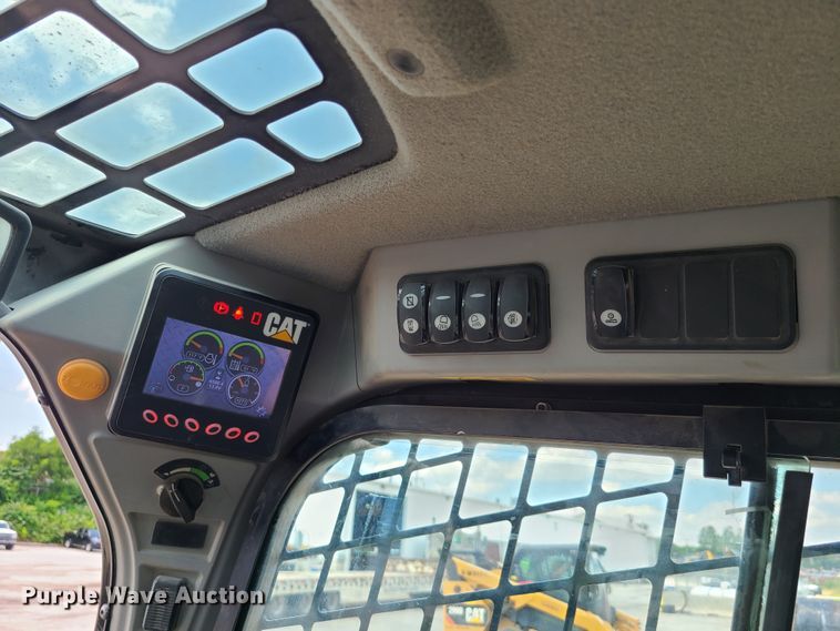 image for item L1327 2015 Caterpillar 299D  tracked skid steer loader