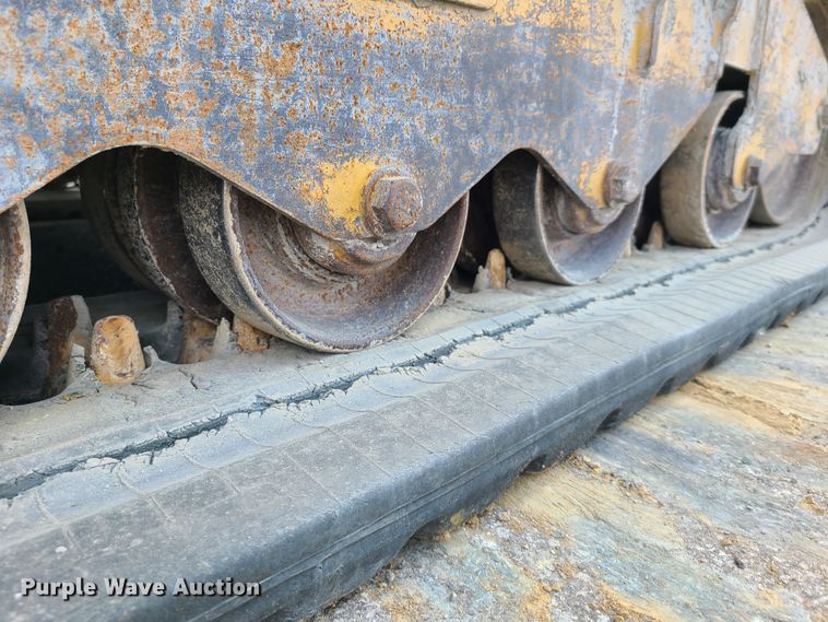 image for item L1327 2015 Caterpillar 299D  tracked skid steer loader