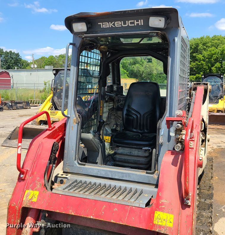 image for item L1328 2016 Takeuchi TL8  tracked skid steer loader