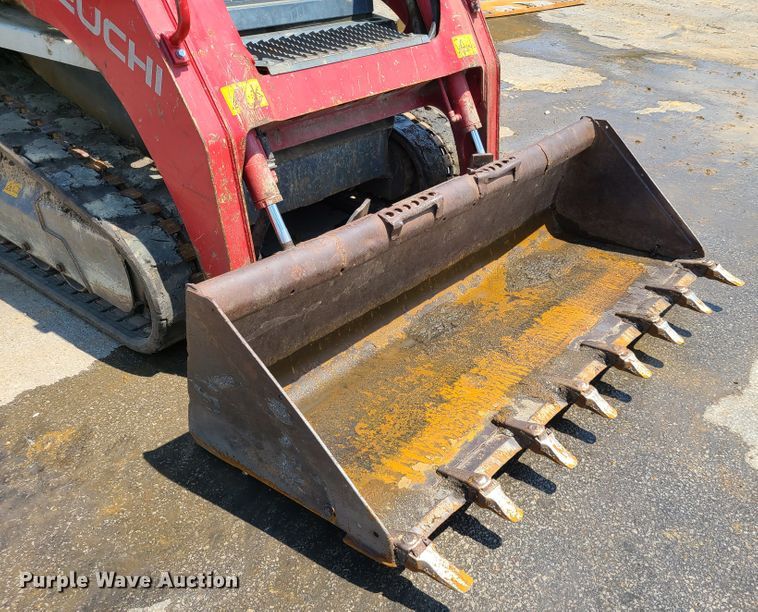 image for item L1328 2016 Takeuchi TL8  tracked skid steer loader